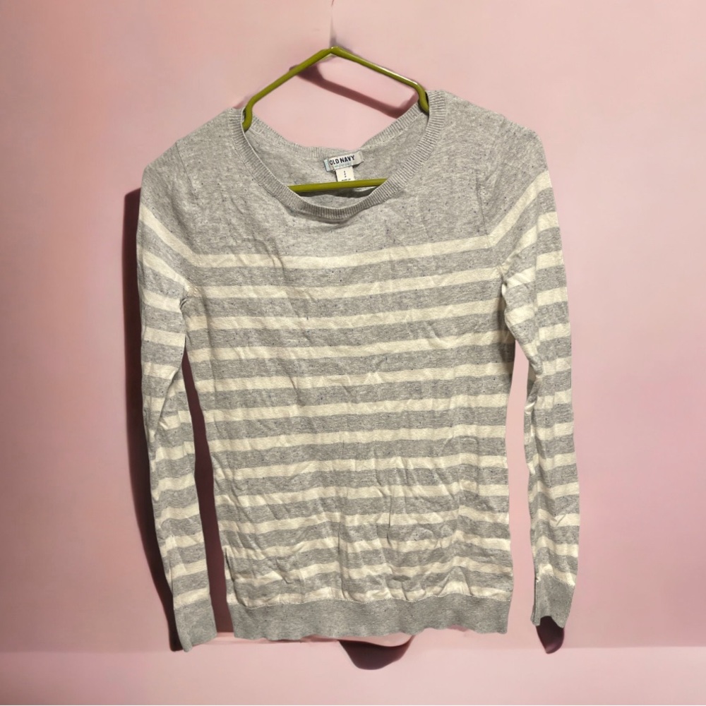 White and grey stripped sweater